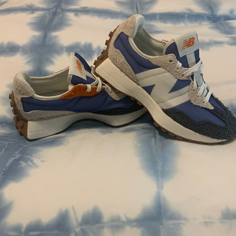 Women’s New Balance 327, worn twice. Size 7